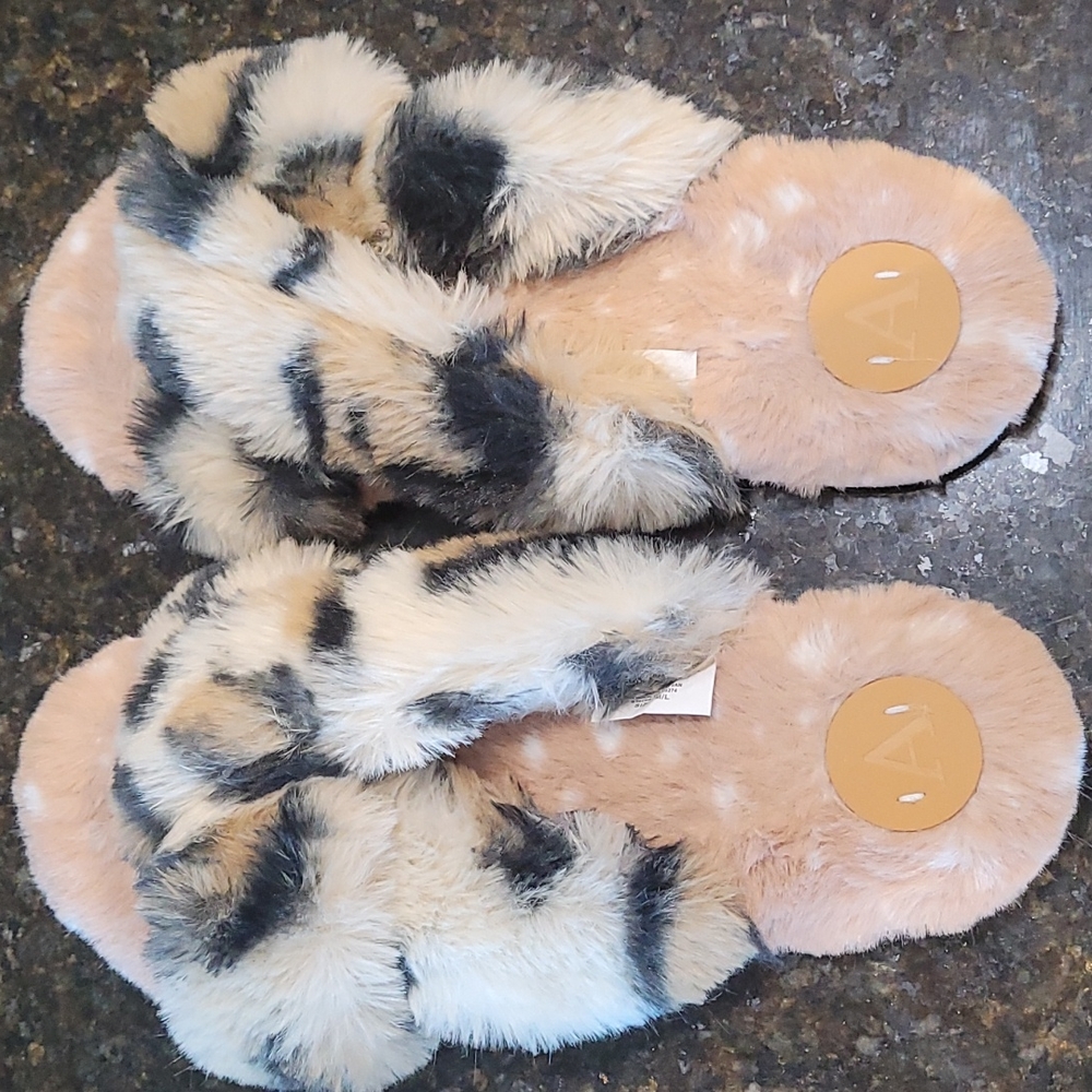 Anthropologie Lexie Faux Fux Plush Leopard Print Slippers